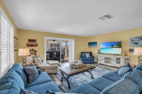 Mermaid Beach House: 2BR, Pool, Spa & Canal Access